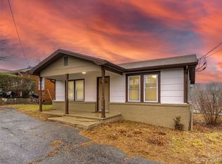 110 Oakhurst St, Hendersonville, NC 28792