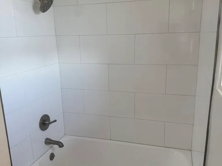 568 Margaret Ave #1 — Photo 14