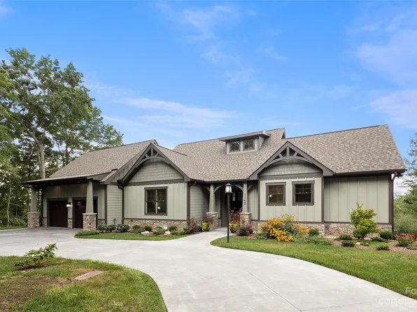 1140 Somersby Pkwy, Laurel Park, NC 28739