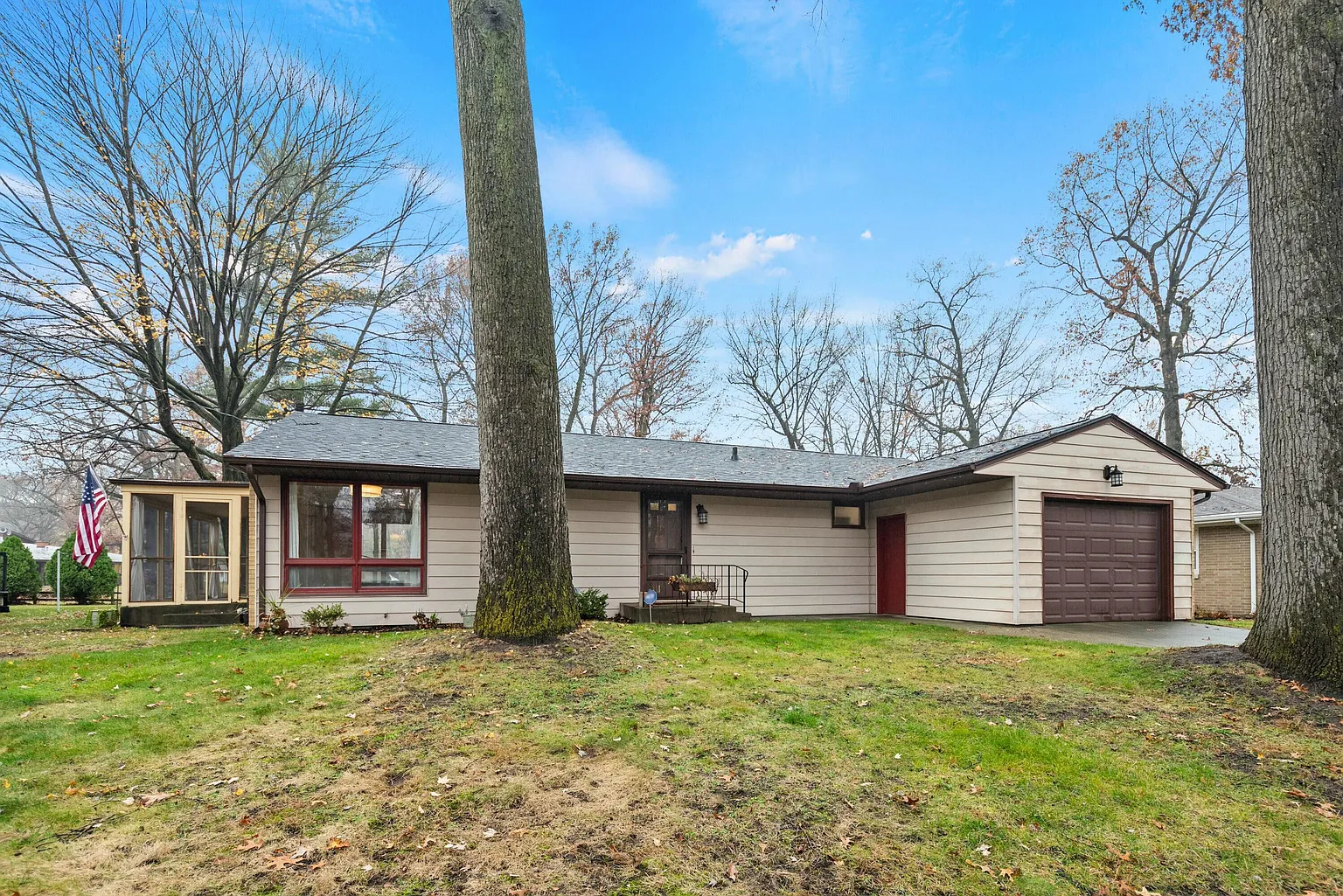 324 Black Oak Dr photo 1