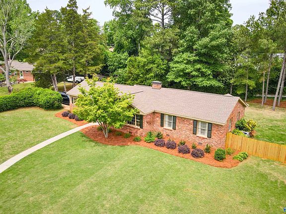 3rd image of 2304 Pennylane SE