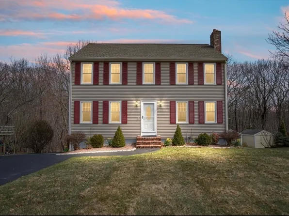 98 Laurelwood Dr, North Attleboro, MA 02760