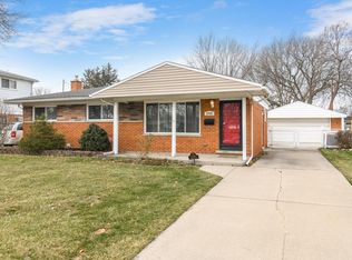 27135 Merideth Dr, Warren, MI 48092