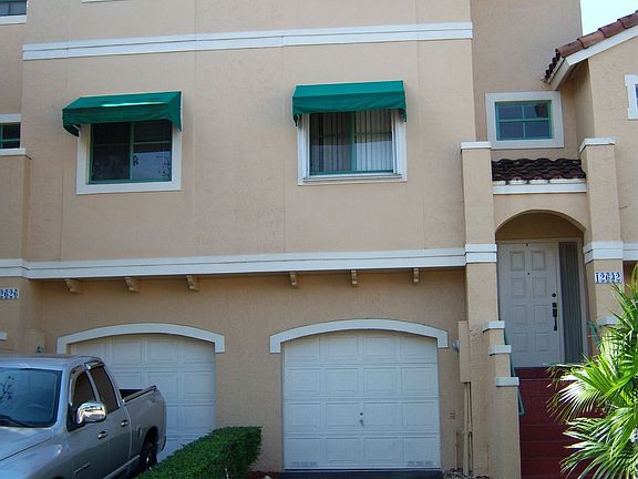 Townhouse Front View 2