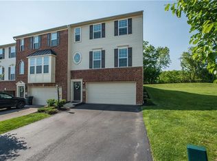 320 Maple Ridge Dr, Canonsburg, PA 15317