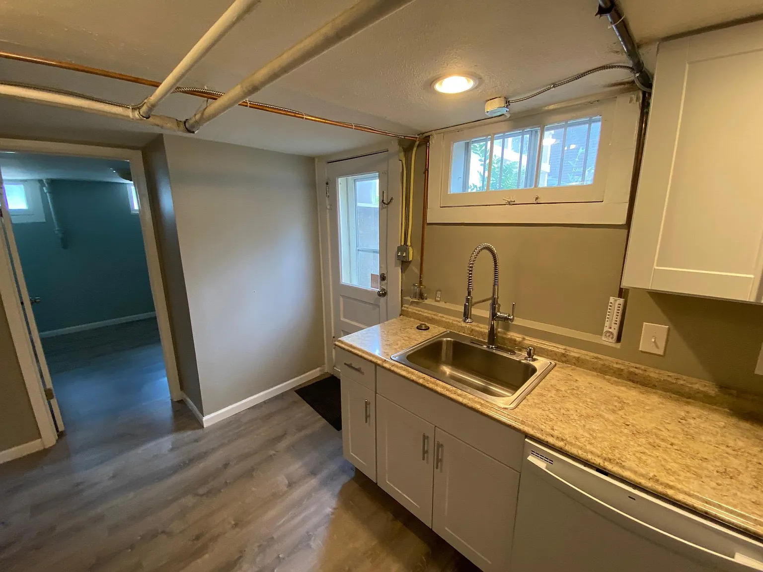 1 bed, 750 sqft, $1,200 — Photo 4