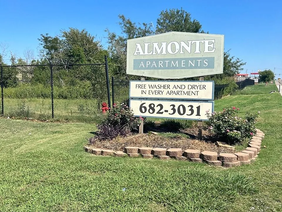 Almonte Apartments