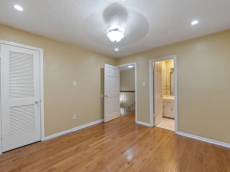 9719 Godstone Ln — Photo 16