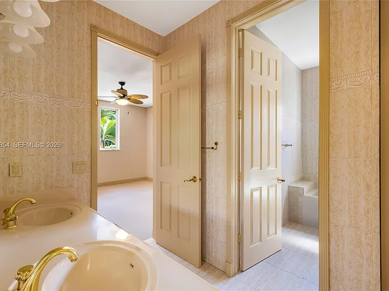 129 Gavilan Ave — Photo 17