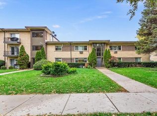 1100 N Wheeling Rd APT 2B, Mount Prospect, IL 60056