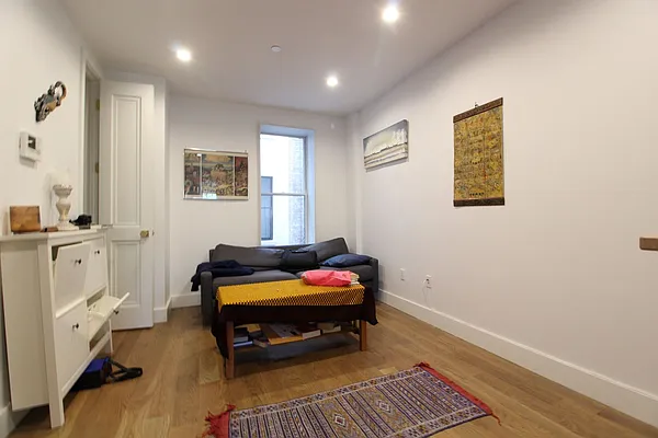 Rented by EXR | media 54