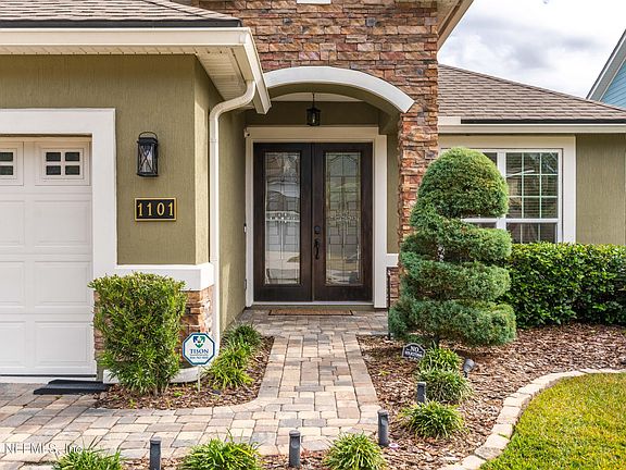4th image of 1101 LAUREL VALLEY Drive