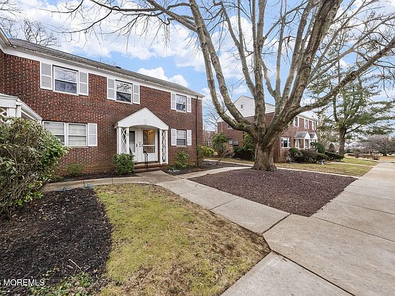 3rd image of 105 Manor Drive #914