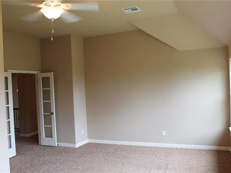 19500 Sangremon Way — Photo 27