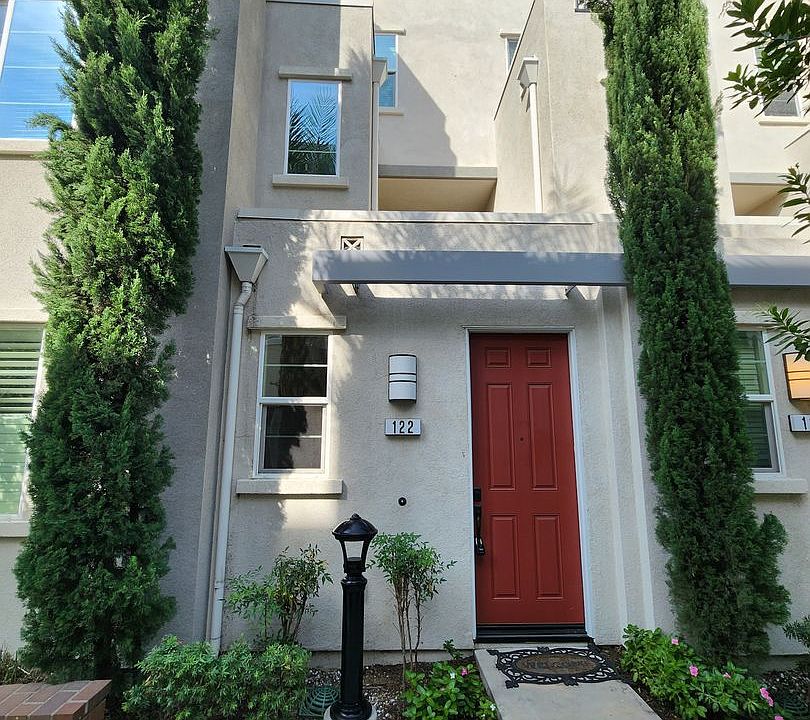1st image of 122 Royal Way