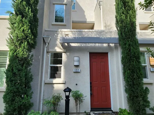 122 Royal Way, Upland, CA 91786