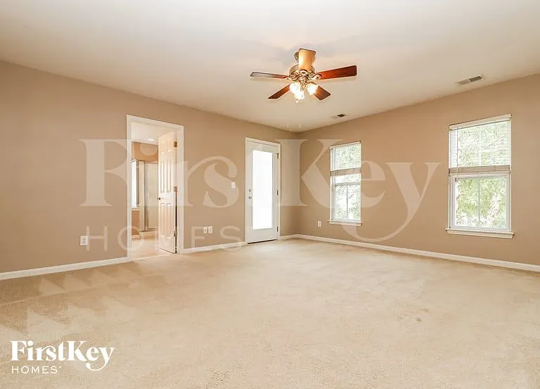 577 Delafield Dr — Photo 10