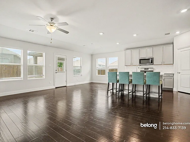 242 Maverick Ct — Photo 5