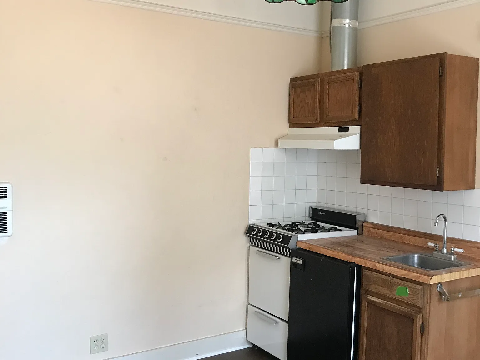 5 bed, 2272 sqft, $1,500 — Photo 2