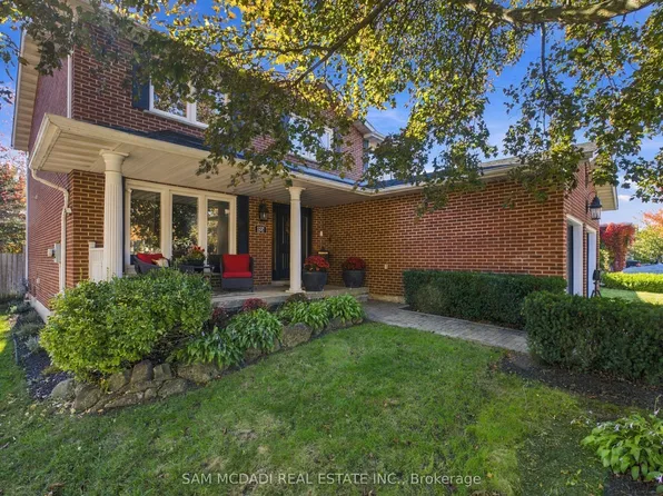1138 Vanier Dr, Mississauga, ON L5H 3X1