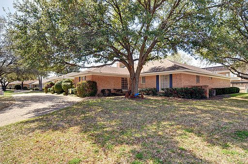 2nd image of 3102 Overton Park Dr W
