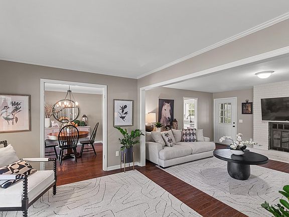 5th image of 619 Farrah Cir