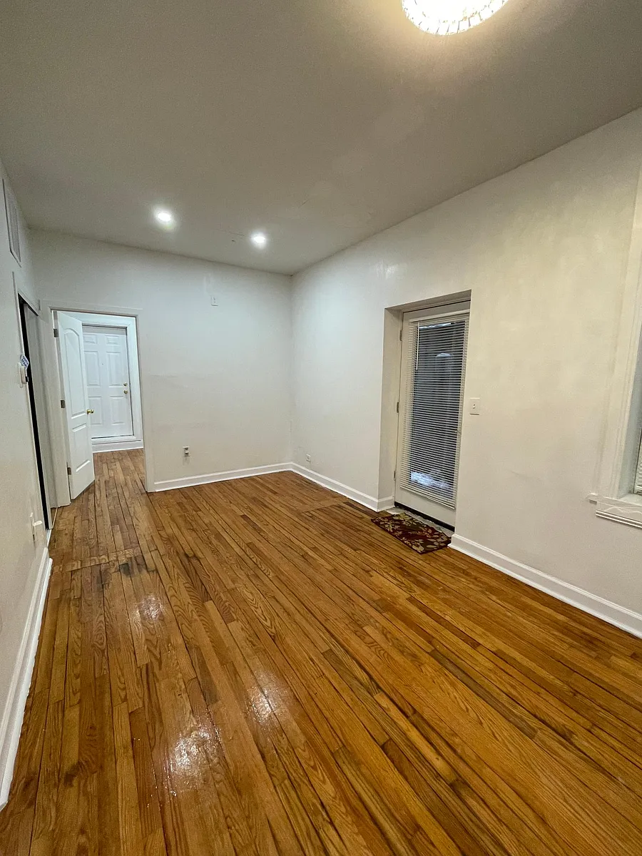 Building Photo - 1224 N Cleaver St #1R