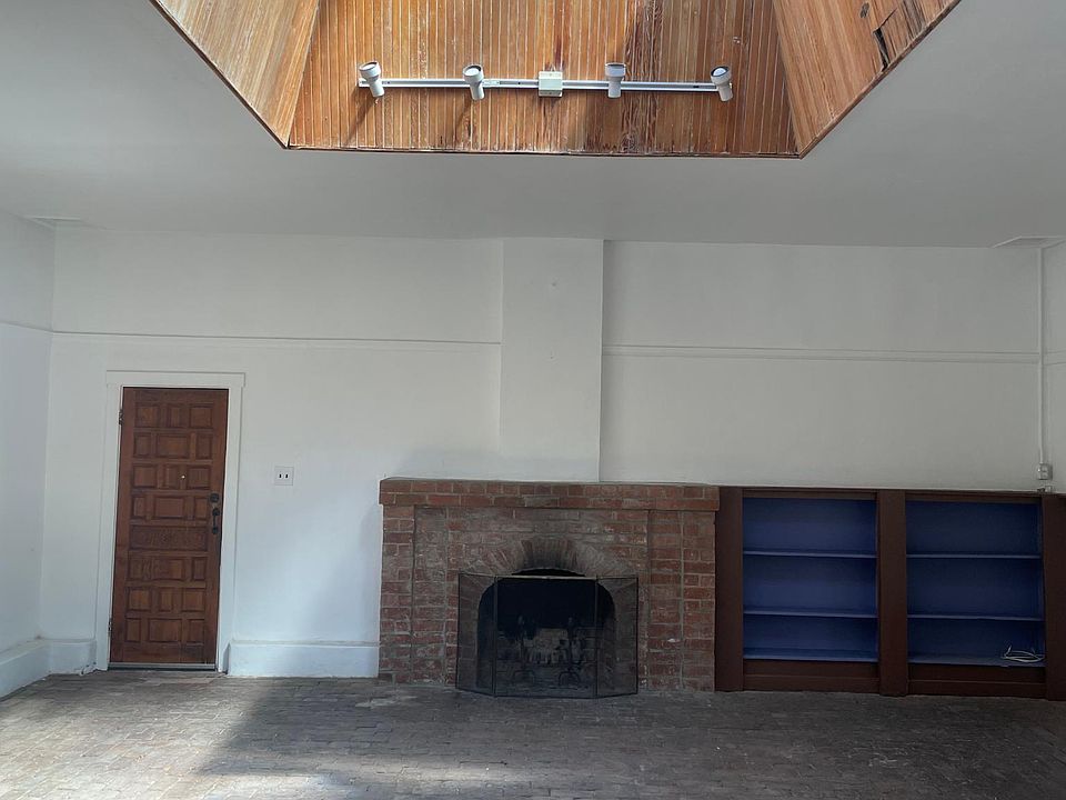 1st image of 319 S Railroad Ave