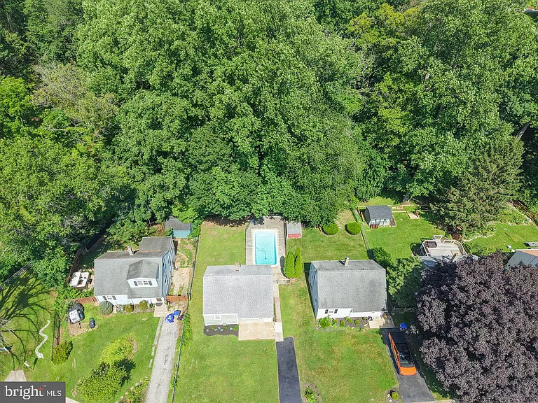 135 N Line Rd — Photo 2