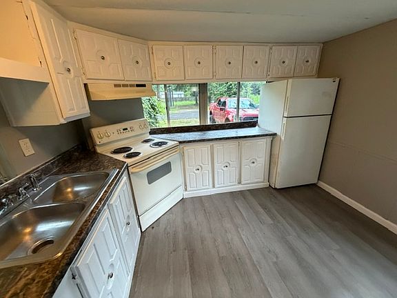 3rd image of 41 Quapaw St