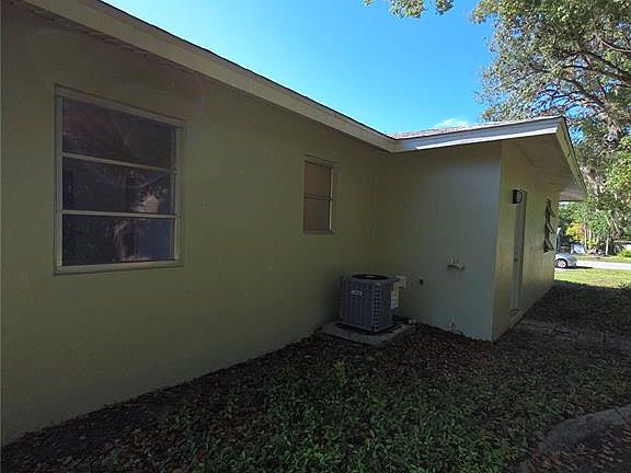3rd image of 9091 N GOLFVIEW DRIVE