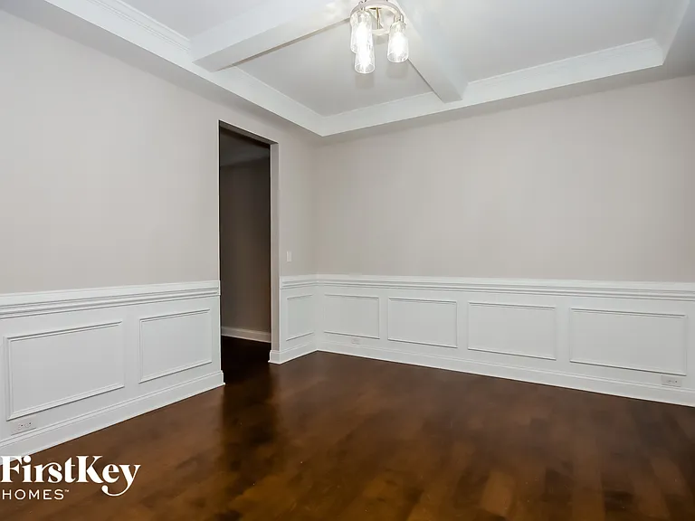 7815 Sawgrass Ln — Photo 4