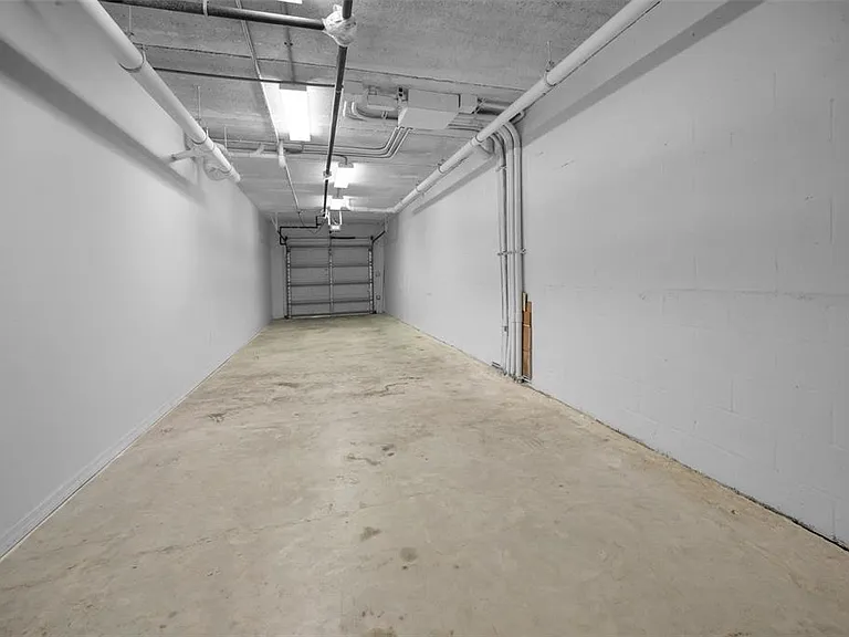 606 Wells Ct #202 — Photo 23