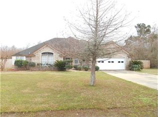 202 Oaks Grande Rd, Mont Belvieu, TX 77523