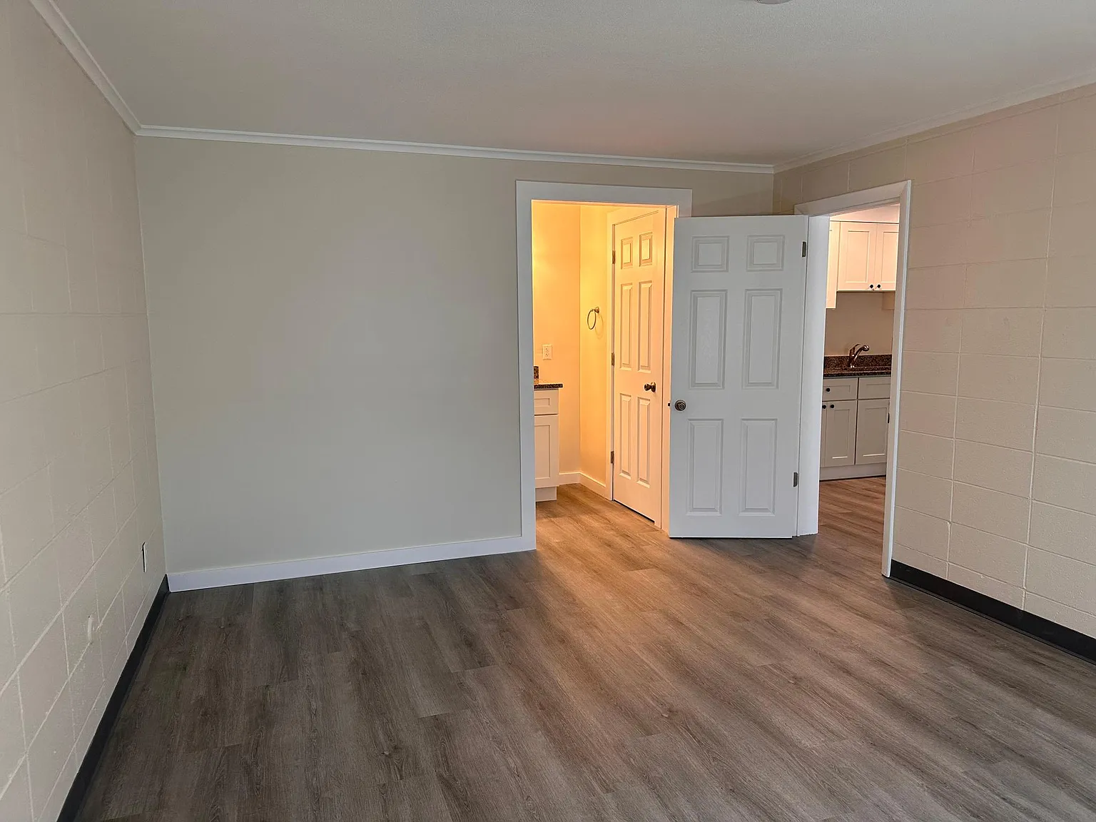 2034 Riverdale St — Photo 4