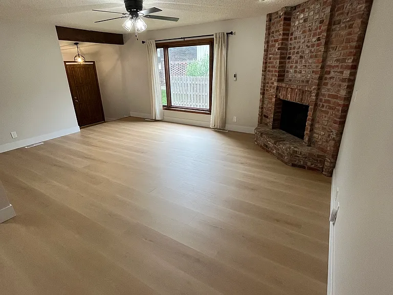1826 Normandy Ln — Photo 4