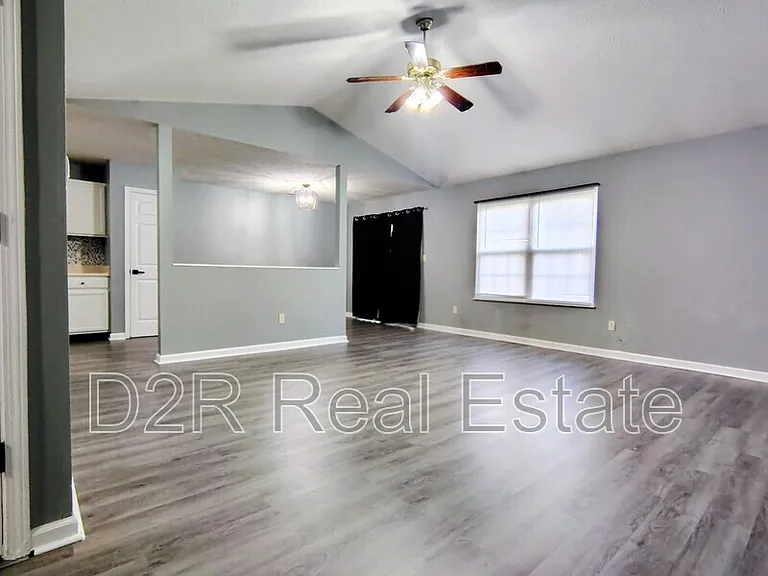 1095 Taurus Ln — Photo 3