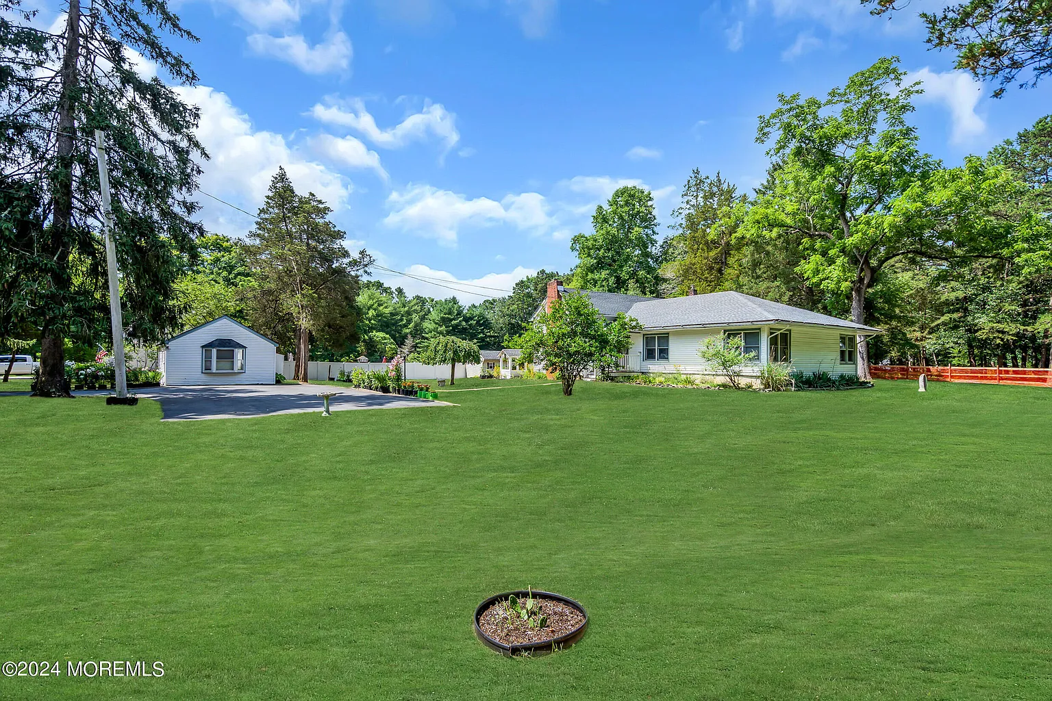 714 Cassville Road photo 1