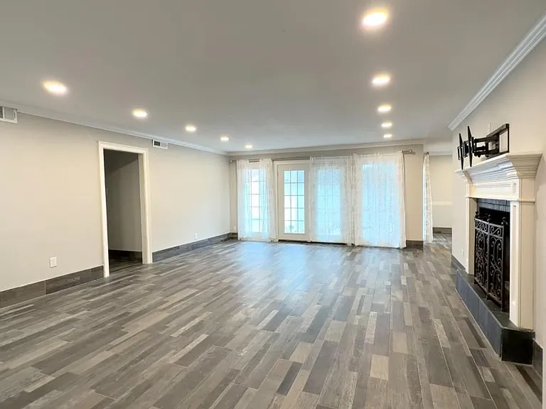 3310 N Braeswood Blvd — Photo 10