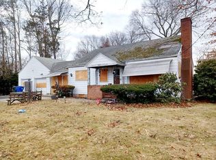 65 Stuart St, Springfield, MA 01119