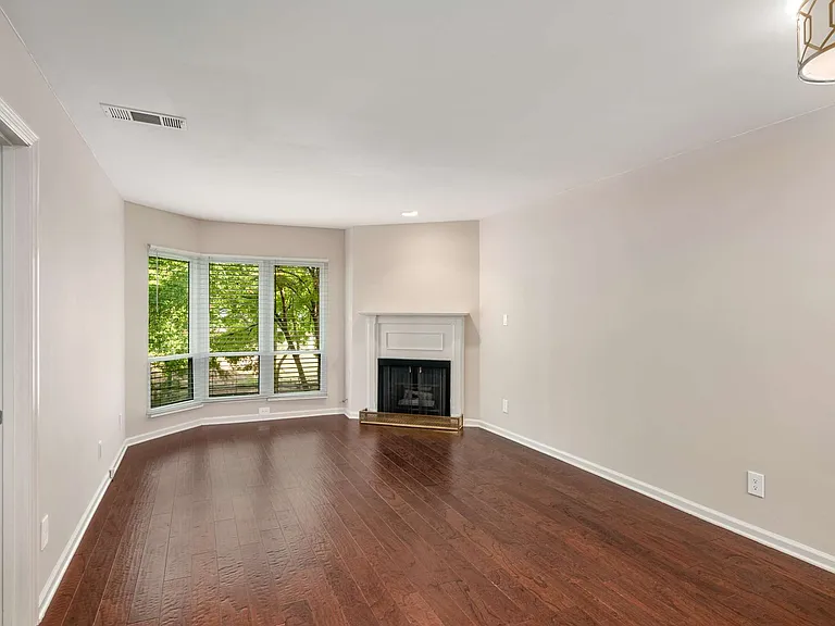 209 14th St NE #208 — Photo 7