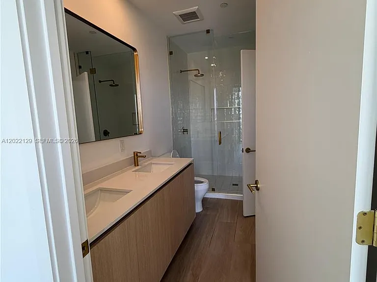 90 NE 32nd St #1110 — Photo 4