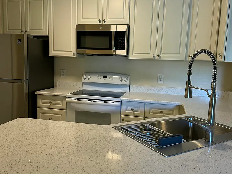 7667 N Wickham Rd #710 — Photo 7