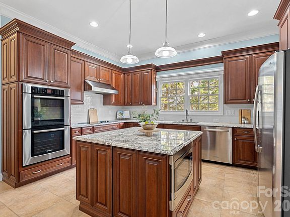 5th image of 15919 Stonemont Rd #235