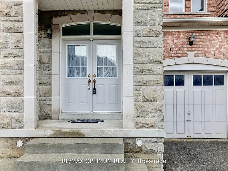 21 Saint Eugene St — Photo 2