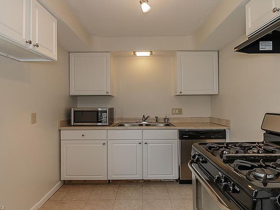 5th image of 1410 Eastwood Ave