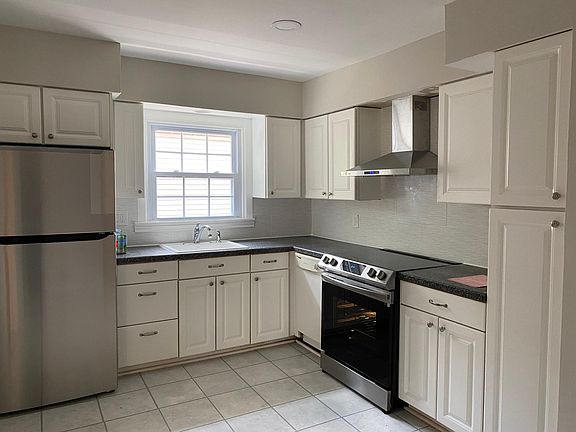 3rd image of 43 Vedder Ave Floor 2