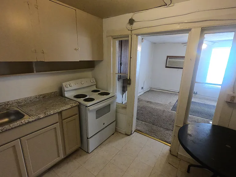 65 Elm St #2 — Photo 4