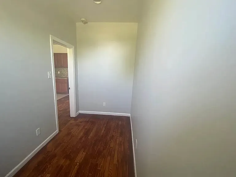 544 Franklin Ave #2 — Photo 7