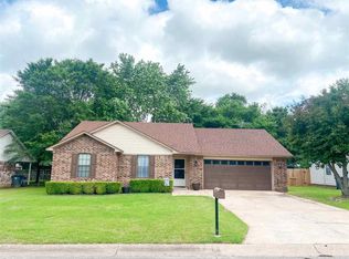 82 Hartwell Cir, Searcy, AR 72143